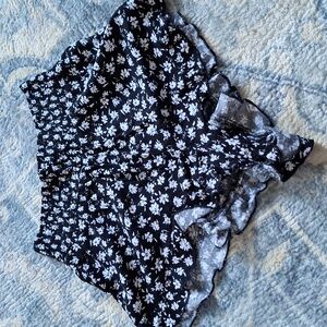 EUC Kendall & Kylie shorts, size S